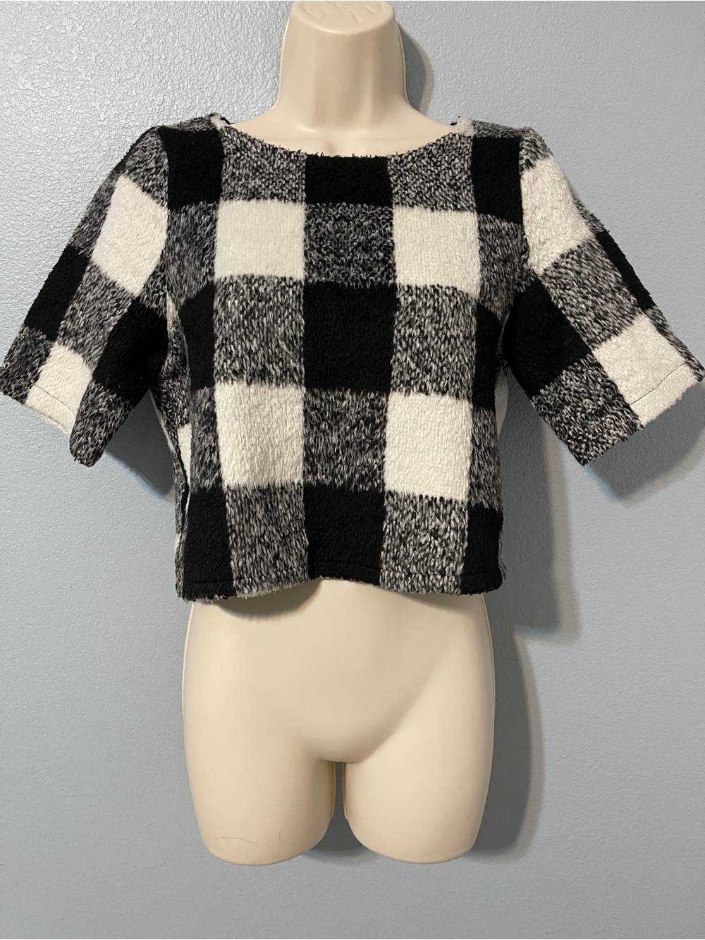 Forever 21 Wool Blend Buffalo Plaid Crop Sweater Black White Knit Y2K Small